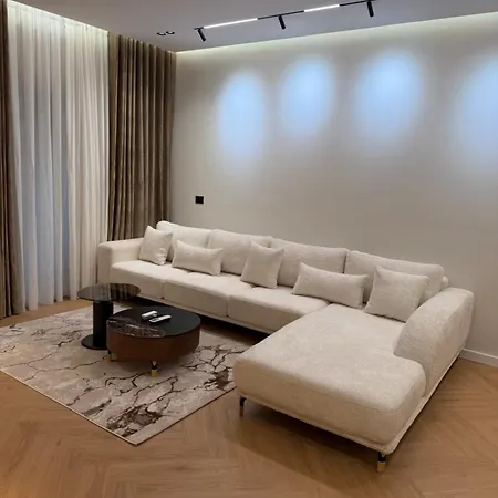 Botanic Zoo Luxury 2br With Free Parking Lägenhet Tirana