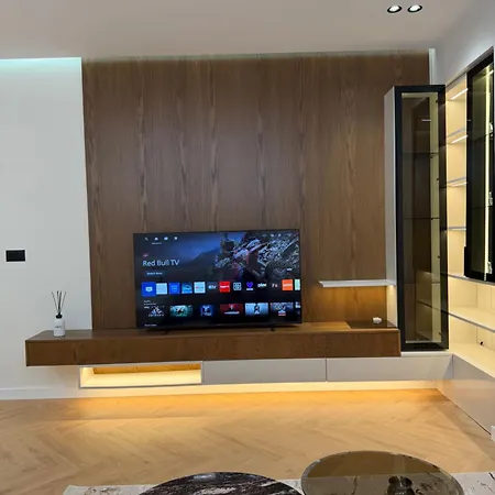 Botanic Zoo Luxury 2br With Free Parking Lägenhet Tirana
